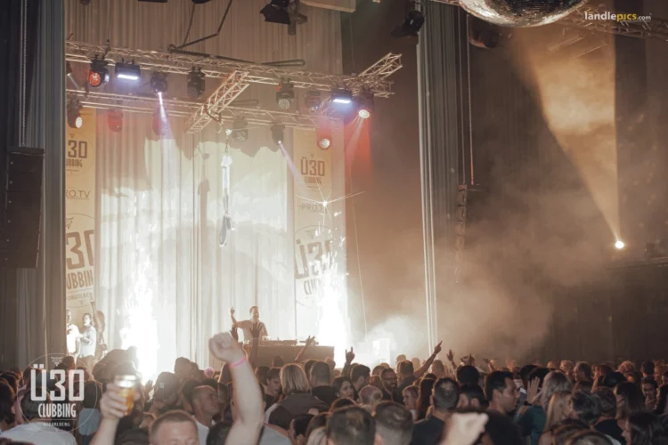 Ue30 Clubbing